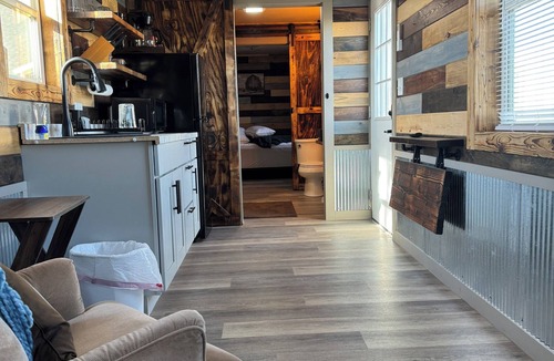 Protection Cabin | Cozy 1-bedroom cabin in Protection with cool AC