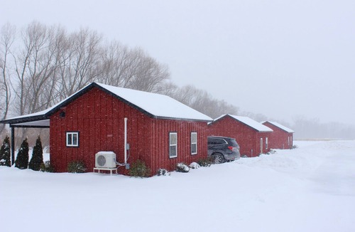 South Lima Cabin | Cozy 1-bedroom cabin with a fireplace and air conditioning.