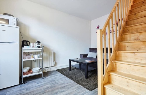 Pantin Apartment | Cozy 1 Bedroom close to Paris