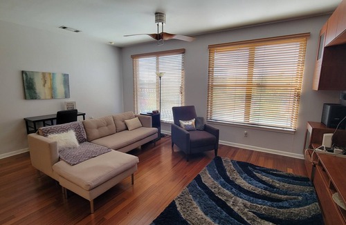 West End Condo | Cozy 1-bedroom condo 5 miles from Downtown Atlanta with WiFi and Fitness room