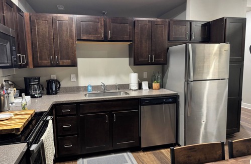 Lawrence Condo | Cozy 1-bedroom condo in beautiful downtown Lawrence