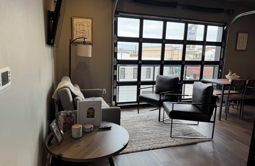 Lawrence Condo | Cozy 1-bedroom condo in beautiful downtown Lawrence