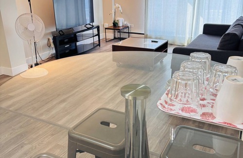 Southwest Calgary Condo | Cozy 1 Bedroom Condo with Parking