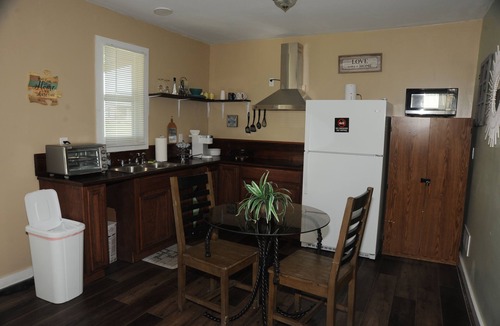 Hazel Green Cottage | Cozy 1-bedroom cottage in tranquil Hazel Green with AC