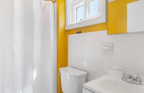 Wells Cabin | Cozy 1 Bedroom Cottage