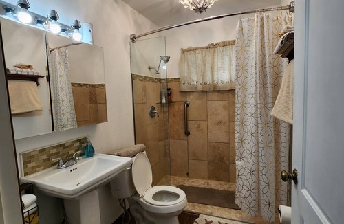 Wichita Falls House | Cozy 1-bedroom Duplex in peaceful Wichita Falls with AC