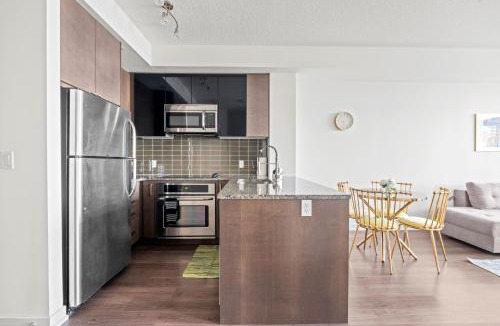 Yonge-Eglinton Apartment | Cozy 1 Bedroom Dunfield Ave