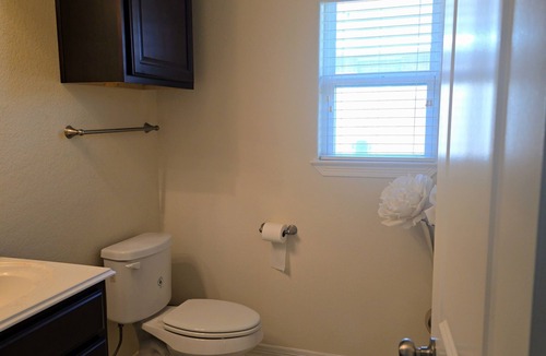 Central Southwest House | Cozy 1-bedroom for rent in pleasant Houston with AC
