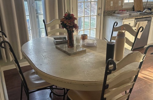 Suwanee House | Cozy 1-bedroom for rent, 4 bedrooms house in soothing Suwanee with AC and heat