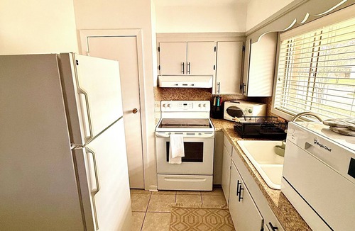 Bossier City Condo | Cozy 1-bedroom, full bath, full kitchen guesthouse! Centrally located!