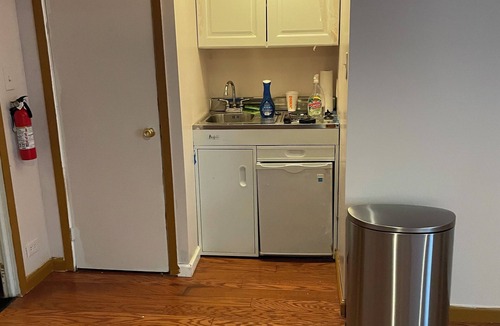 Baychester Apartment | Cozy 1 Bedroom, Ground Floor Apartment in the Northeast Bronx
