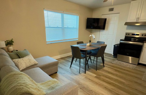 Orlando Apartment | Cozy 1-bedroom guest house in enjoyable Orlando with AC