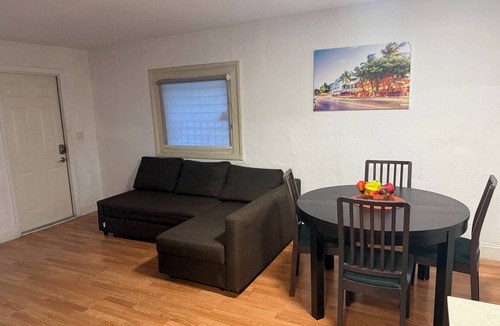 Coral Way Apartment | Cozy 1-bedroom Guest House in peaceful Miami with AC