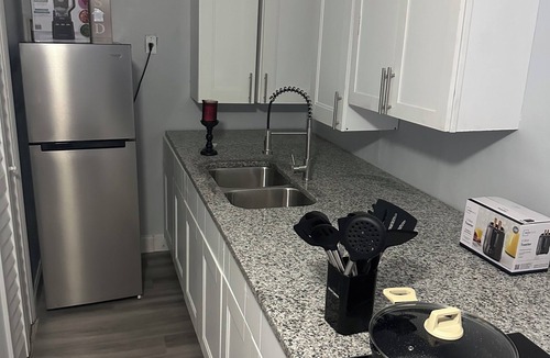 Miami Gardens House | Cozy 1-bedroom Guest Home in Miami Gardens with AC