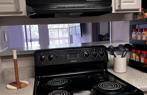 Euless Apartment | Cozy 1-bedroom Home Away from Home in amazing Euless with AC, WiFi, & Amenities