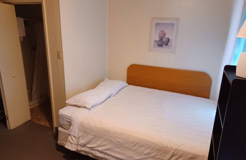 Dinosaur Hotel | Cozy 1-bedroom hotel in fantastic Dinosaur with WiFi