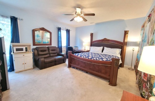 Hampton Hotel | Cozy 1-bedroom hotel suite with AC, WiFi in delightful Hampton