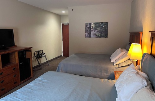 West Carthage Hotel | Cozy 1-bedroom hotel with AC in tranquil Carthage