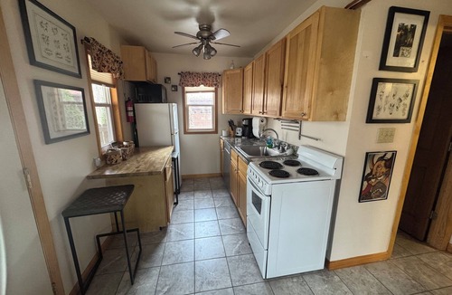 Martinsville House | Cozy 1-bedroom house in the woods of beautiful Martinsville