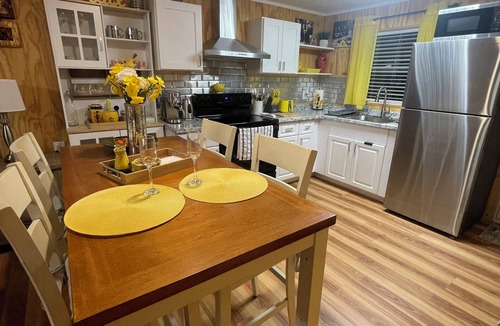 South Sarasota House | Cozy 1-bedroom house in pleasant Sarasota with AC