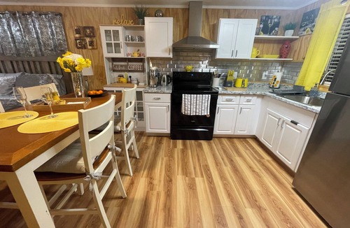 South Sarasota House | Cozy 1-bedroom house in pleasant Sarasota with AC