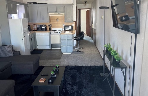 Edmond House | Cozy 1-bedroom house in tranquil Edmond with AC