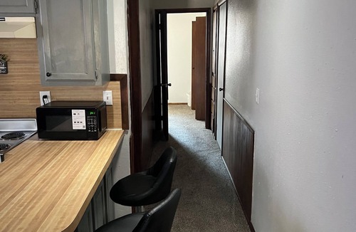 Edmond House | Cozy 1-bedroom house in tranquil Edmond with AC