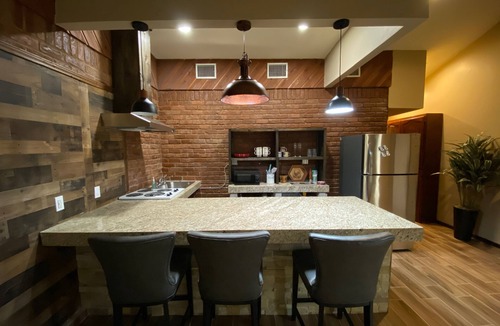 Bonanza House | Cozy 1-bedroom house in enchanting Laredo with AC