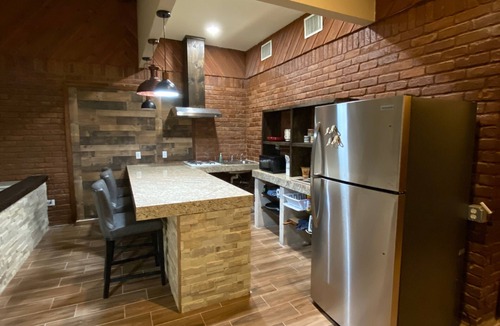 Bonanza House | Cozy 1-bedroom house in enchanting Laredo with AC