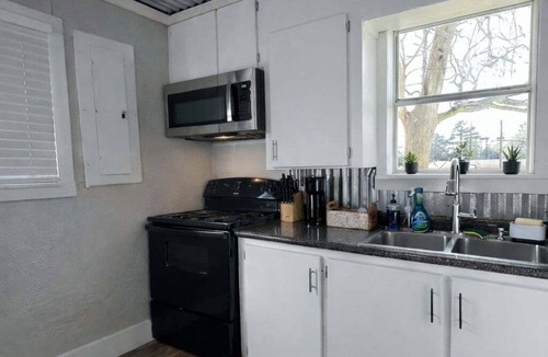 Linden House | Cozy 1-bedroom house in lovely Linden, Texas