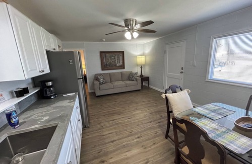 Thurber House | Cozy 1-bedroom house in charming Strawn with AC