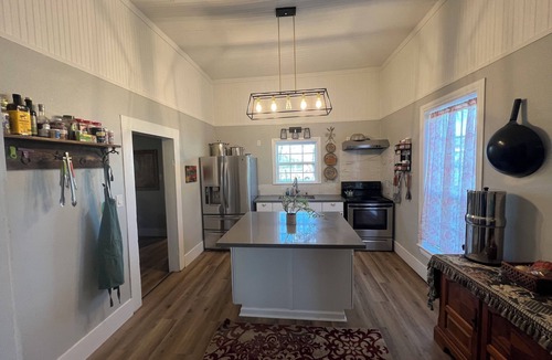 Trinity House | Cozy 1-bedroom house in Trinity, Starlink, king size bed