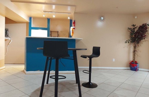 Bowie House | Cozy 1-bedroom house in wonderful Bowie with WiFi, fitness room, and close to DC
