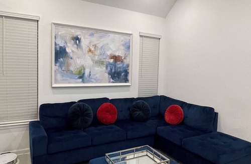Richmond House | Cozy 1-bedroom house in lovely Rosenberg with AC
