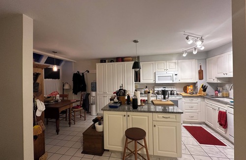 Kingston Condo | Cozy 1 bedroom in Condo