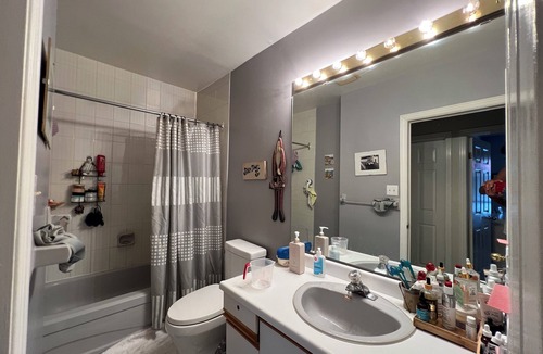 Kingston Condo | Cozy 1 bedroom in Condo