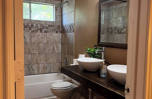 Kingwood House | Cozy 1-bedroom in lovely Houston, TX. Shared home!