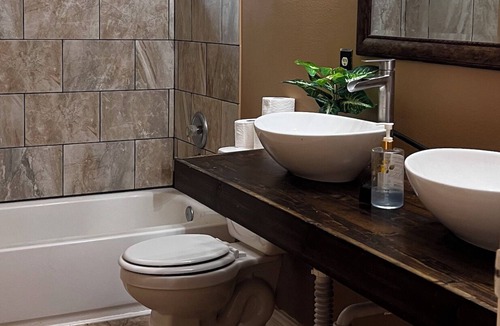Kingwood House | Cozy 1-bedroom in lovely Houston, TX. Shared home!