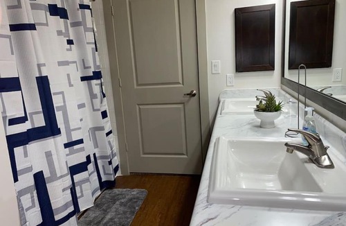 Frisco Apartment | Cozy 1-Bedroom, minutes away from The Star