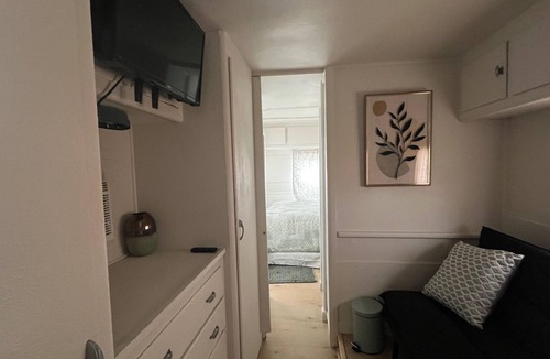 Tyrone House | Cozy 1-bedroom mobile home with WiFi, AC in charming Silver City