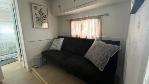Tyrone House | Cozy 1-bedroom mobile home with WiFi, AC in charming Silver City