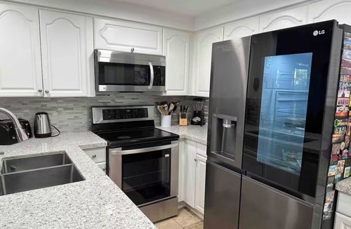 University City Condo | Cozy 1-bedroom pet friendly resort style living in San Diego UTC/lajollla