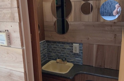 Negreet House | Cozy 1-bedroom RV near Toledo Bend, LA.