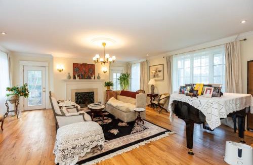 Thornhill House | Cozy 1-Bedroom Stay in a Shared Home