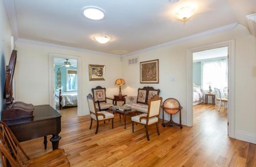 Thornhill House | Cozy 1-Bedroom Stay in a Shared Home