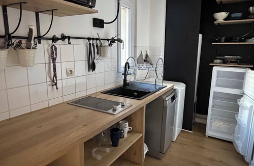 Downtown Angers Apartment | Cozy 1-bedroom studio in nice Angers with AC