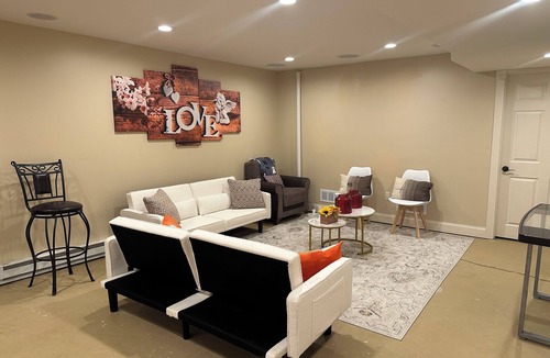 Finesville House | Cozy 1-bedroom suite with pool, and fitness room in a quiet neighborhood.