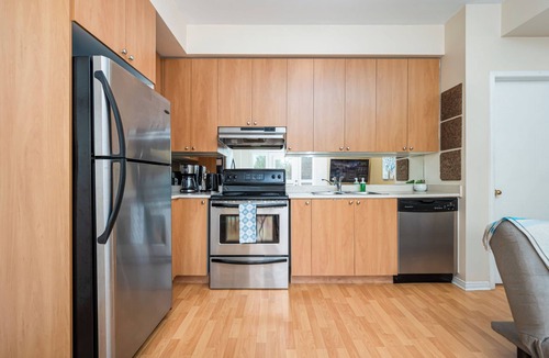 Churchill Meadows Condo | Cozy 1 Bedroom Townhouse