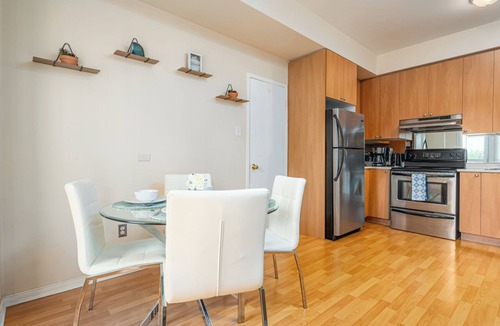 Churchill Meadows Condo | Cozy 1 Bedroom Townhouse