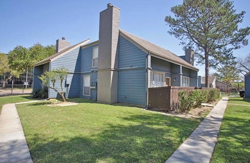 Houston House | Cozy 1-bedroom townhome in lovely Houston close to amenities and freeway access!